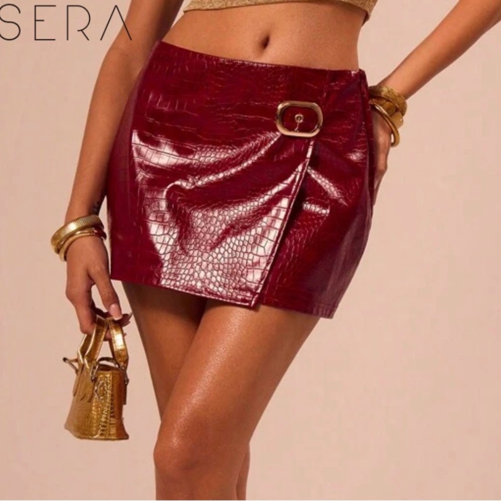 NEW Women's Red Croc-Embossed Skirt